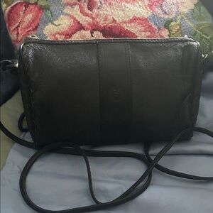 VTG Fendi Elegant Black Leather Crossbody Bag